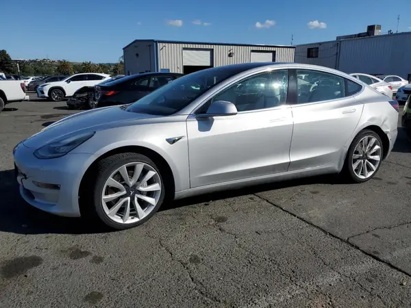 5YJ3E1EB3JF111918 2018 TESLA MODEL 3 - Image 1