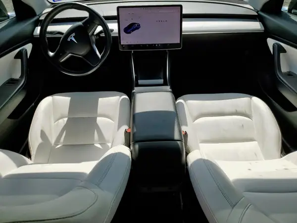 5YJ3E1EB3JF112082 2018 TESLA MODEL 3 - Image 8