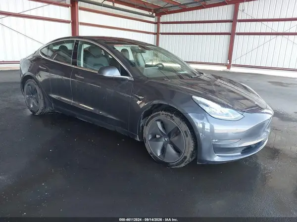 5YJ3E1EB3JF114088 2018 TESLA MODEL 3 - Image 1