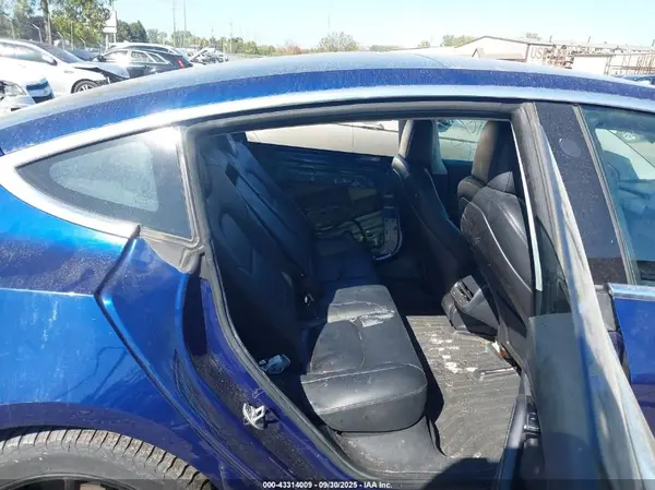 5YJ3E1EB3JF115046 2018 TESLA MODEL 3 - Image 8