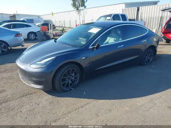 5YJ3E1EB3JF116178 2018 TESLA MODEL 3 - Image 2