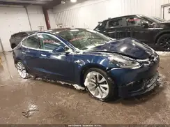5YJ3E1EB3JF117427 2018 TESLA MODEL 3