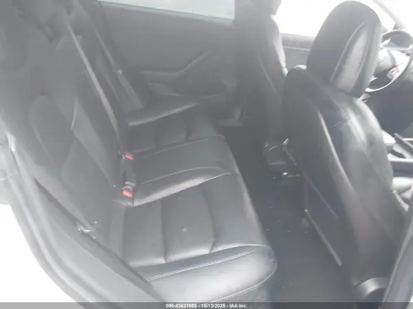 5YJ3E1EB3JF117637 2018 TESLA MODEL 3 - Image 8