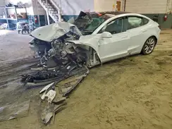 5YJ3E1EB3JF117850 2018 TESLA MODEL 3