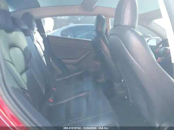 5YJ3E1EB3JF121543 2018 TESLA MODEL 3 - Image 8