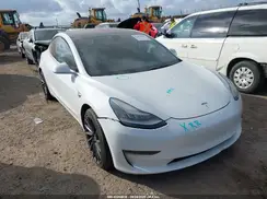 5YJ3E1EB3JF121946 2018 TESLA MODEL 3