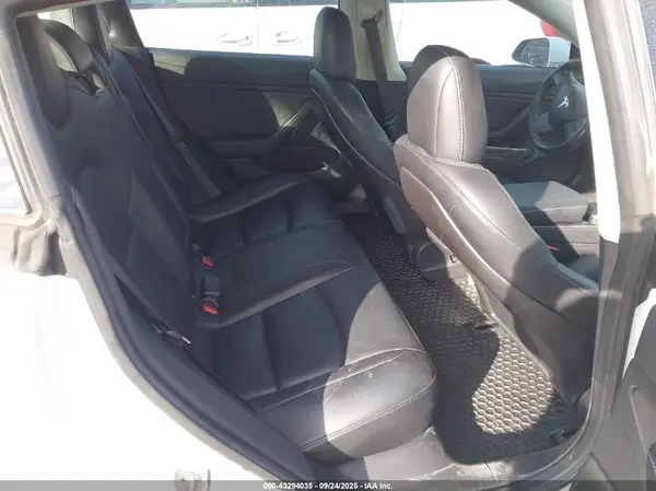 5YJ3E1EB3JF121946 2018 TESLA MODEL 3 - Image 8