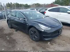 5YJ3E1EB3JF127410 2018 TESLA MODEL 3