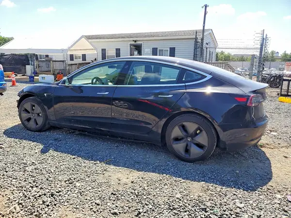 5YJ3E1EB3JF128105 2018 TESLA MODEL 3 - Image 2