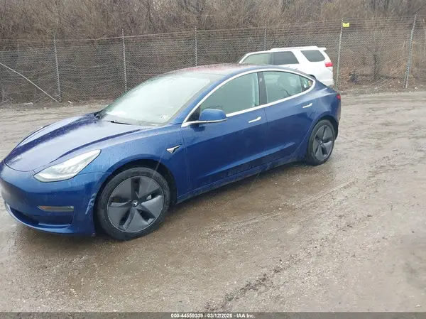5YJ3E1EB3JF130646 2018 TESLA MODEL 3 - Image 2