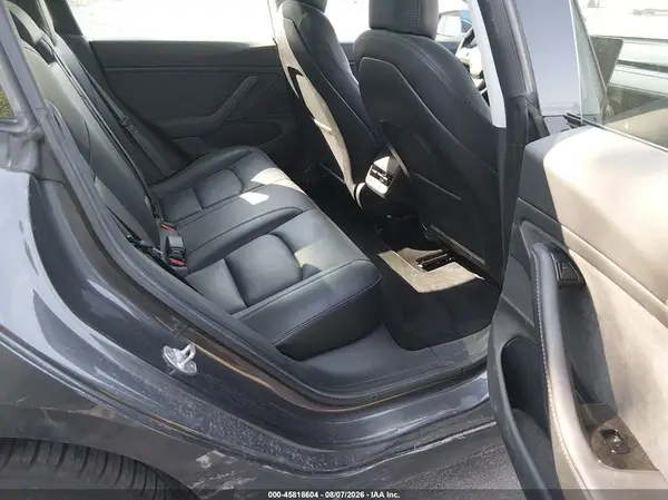 5YJ3E1EB3JF132302 2018 TESLA MODEL 3 - Image 8