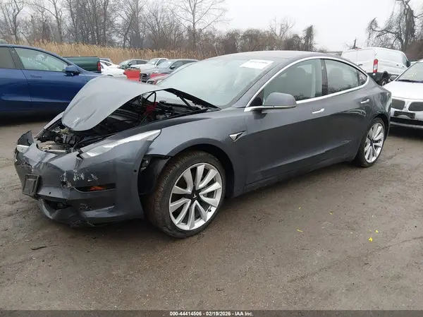 5YJ3E1EB3JF132784 2018 TESLA MODEL 3 - Image 2