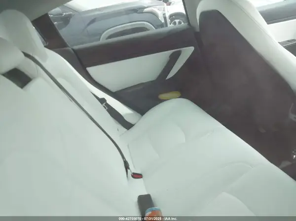 5YJ3E1EB3JF134728 2018 TESLA MODEL 3 - Image 8