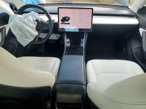 5YJ3E1EB3JF135054 2018 TESLA MODEL 3 - Image 8