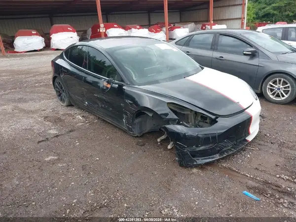 5YJ3E1EB3JF144367 2018 TESLA MODEL 3 - Image 1