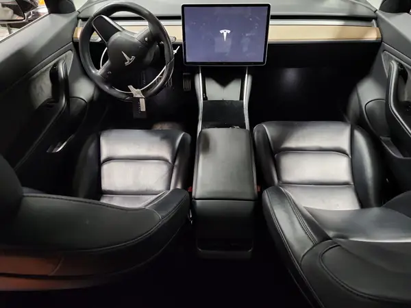 5YJ3E1EB3JF156132 2018 TESLA MODEL 3 - Image 8