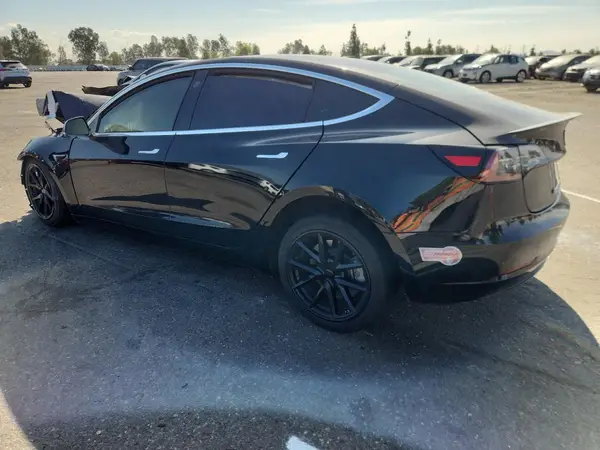 5YJ3E1EB3JF170564 2018 TESLA MODEL 3 - Image 2