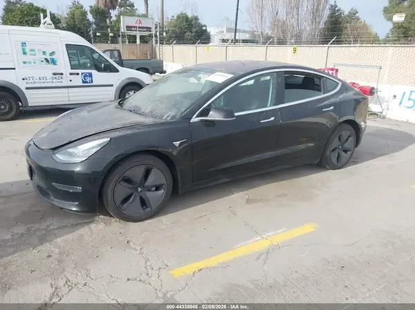 5YJ3E1EB3JF178776 2018 TESLA MODEL 3 - Image 2