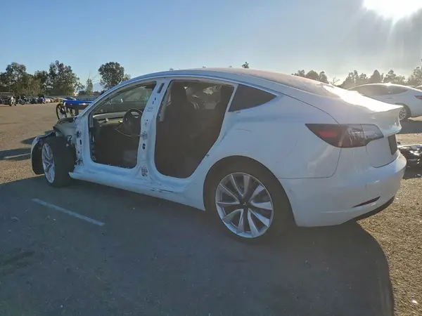5YJ3E1EB3JF178888 2018 TESLA MODEL 3 - Image 2