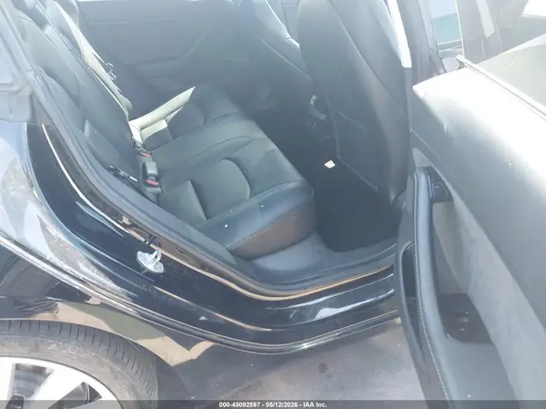 5YJ3E1EB3JF186702 2018 TESLA MODEL 3 - Image 8