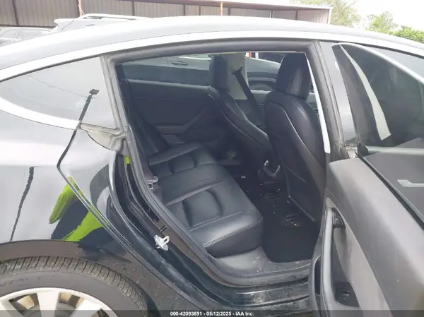 5YJ3E1EB3JF186733 2018 TESLA MODEL 3 - Image 8