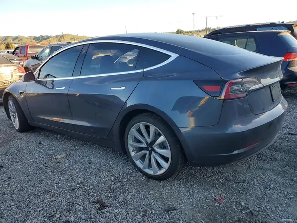 5YJ3E1EB3JF186912 2018 TESLA MODEL 3 - Image 2