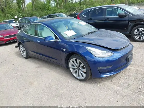 5YJ3E1EB3KF192520 2019 TESLA MODEL 3 - Image 1