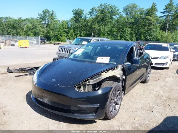 5YJ3E1EB3KF197023 2019 TESLA MODEL 3 - Image 2