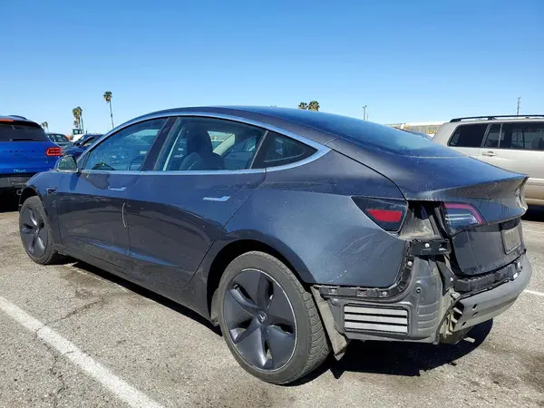 5YJ3E1EB3KF205556 2019 TESLA MODEL 3 - Image 2