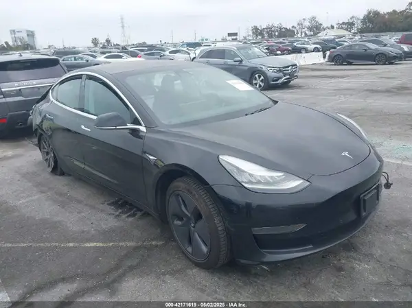 5YJ3E1EB3KF208599 2019 TESLA MODEL 3 - Image 1