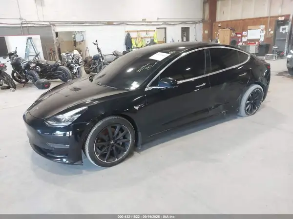 5YJ3E1EB3KF210496 2019 TESLA MODEL 3 - Image 2