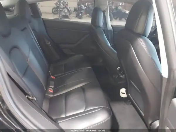 5YJ3E1EB3KF210496 2019 TESLA MODEL 3 - Image 8