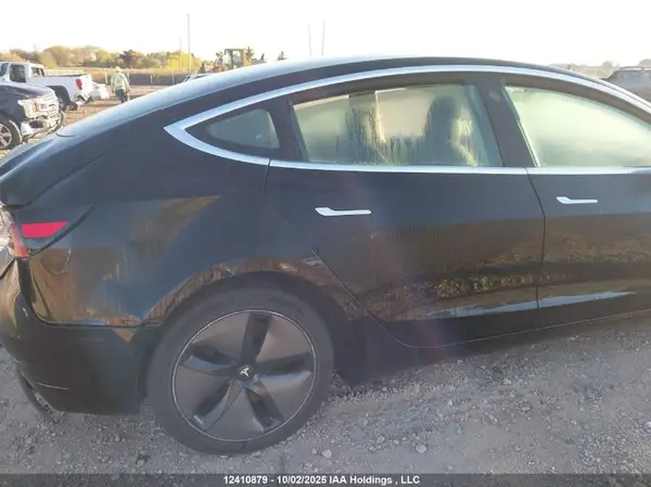 5YJ3E1EB3KF329925 2019 TESLA MODEL 3 - Image 8