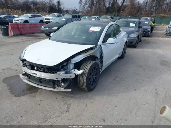 5YJ3E1EB3KF359586 2019 TESLA MODEL 3 - Image 2