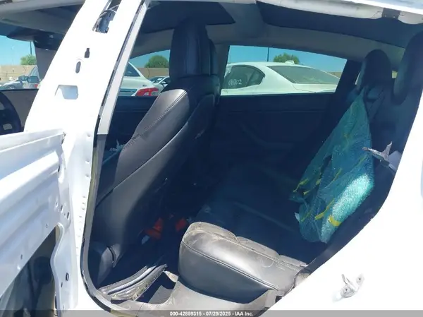 5YJ3E1EB3KF365176 2019 TESLA MODEL 3 - Image 8