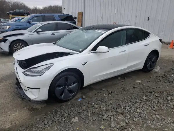 5YJ3E1EB3KF385086 2019 TESLA MODEL 3 - Image 1