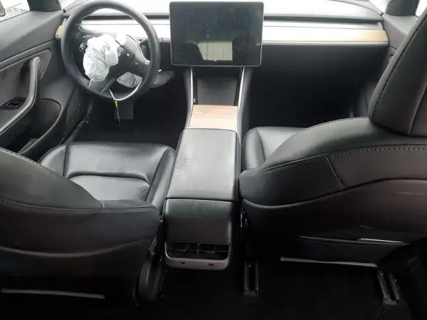 5YJ3E1EB3KF385086 2019 TESLA MODEL 3 - Image 8