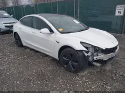 5YJ3E1EB3KF429488 2019 TESLA MODEL 3