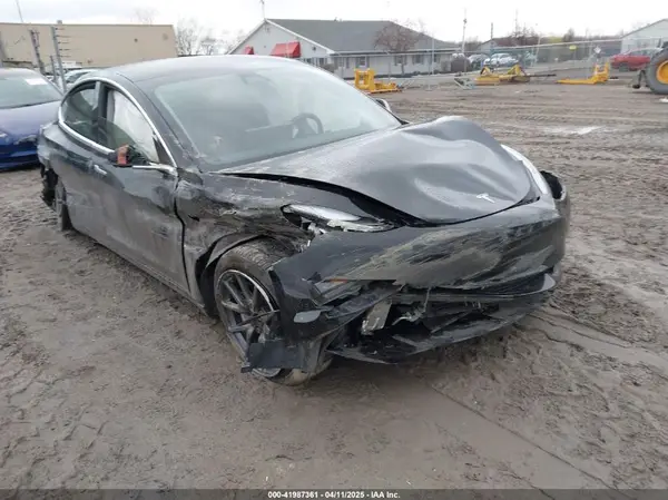 5YJ3E1EB3KF432195 2019 TESLA MODEL 3 - Image 1