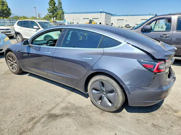 5YJ3E1EB3KF432486 2019 TESLA MODEL 3 - Image 2