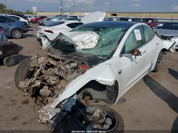 5YJ3E1EB3KF437252 2019 TESLA MODEL 3 - Image 2