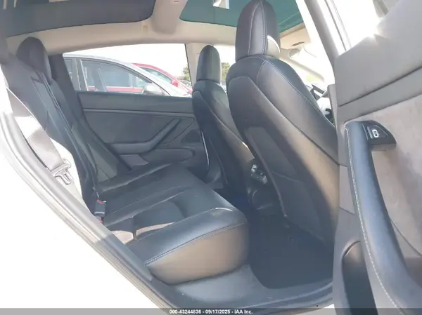 5YJ3E1EB3KF437686 2019 TESLA MODEL 3 - Image 8