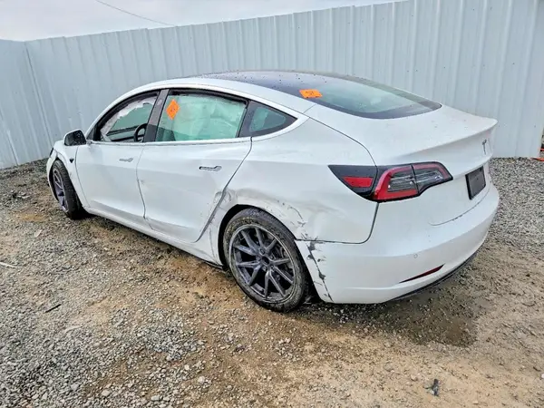 5YJ3E1EB3KF452916 2019 TESLA MODEL 3 - Image 2