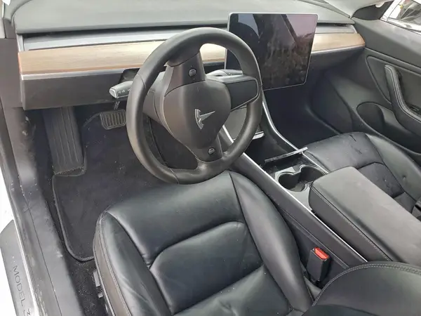 5YJ3E1EB3KF477833 2019 TESLA MODEL 3 - Image 8