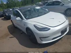 5YJ3E1EB3KF493417 2019 TESLA MODEL 3