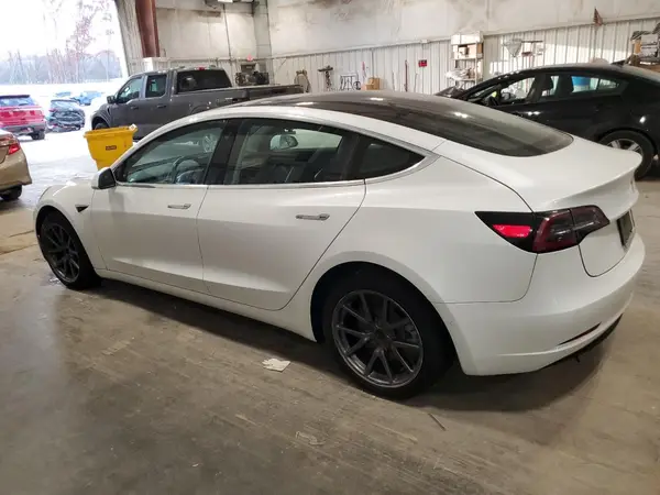 5YJ3E1EB3KF493904 2019 TESLA MODEL 3 - Image 2