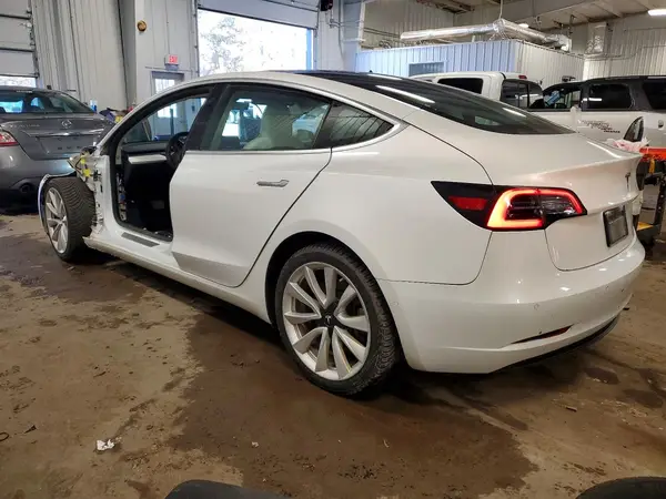 5YJ3E1EB3KF494907 2019 TESLA MODEL 3 - Image 2