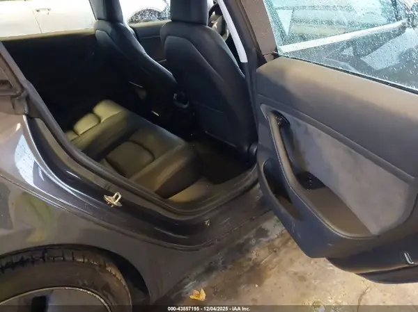 5YJ3E1EB3KF495698 2019 TESLA MODEL 3 - Image 8