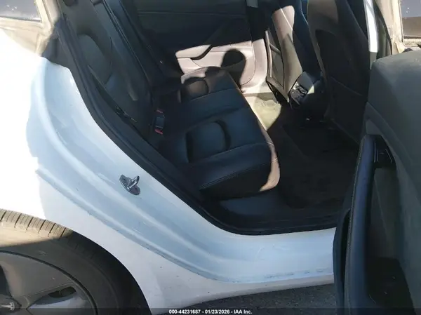 5YJ3E1EB3KF510801 2019 TESLA MODEL 3 - Image 8