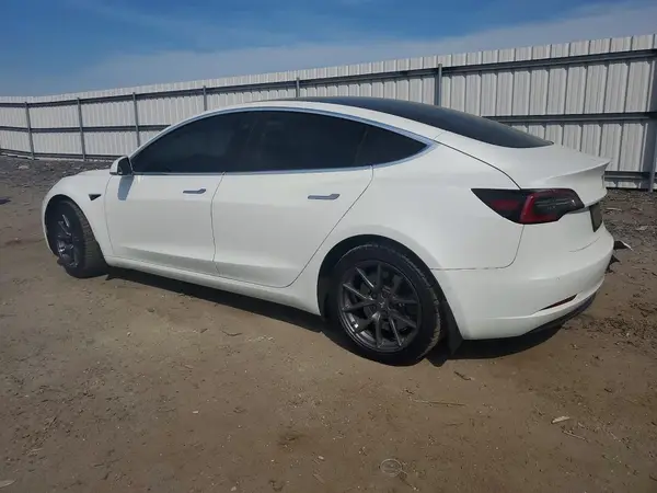 5YJ3E1EB3LF618563 2020 TESLA MODEL 3 - Image 2